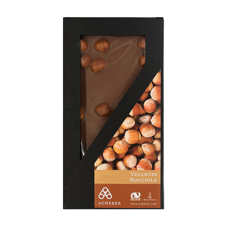 Tavoletta di cioccolato al latte con nocciole